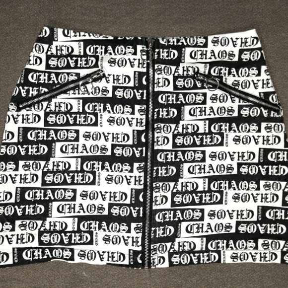 Factorie Dresses & Skirts - Factorie Chaos B&W Skirt